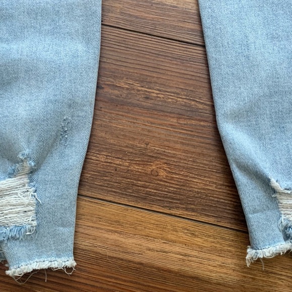 Vervet V2270 Light wash high-rise slim crop with double cuff Jeans Size 27 - Picture 12 of 16